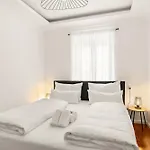 Yuva Homes Am Kurpark - Bright Collection Apartment *